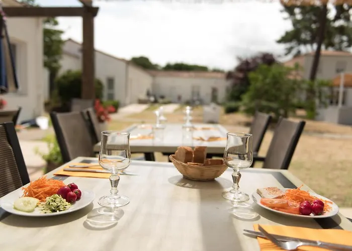 Villages Clubs Du Soleil - Les Bains מלון 3*